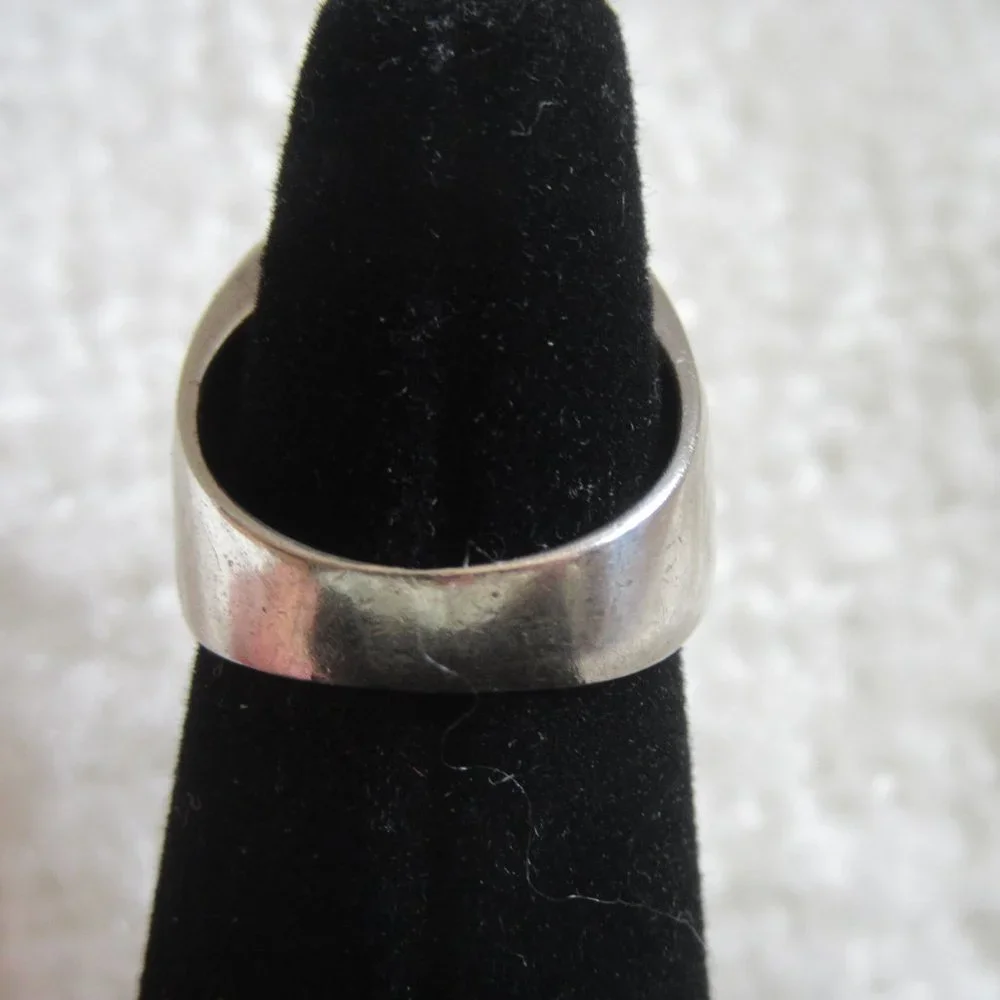Streamline Signet Style Ring with Pave Black Marcasite Size 6.5 - Picture 3 of 4